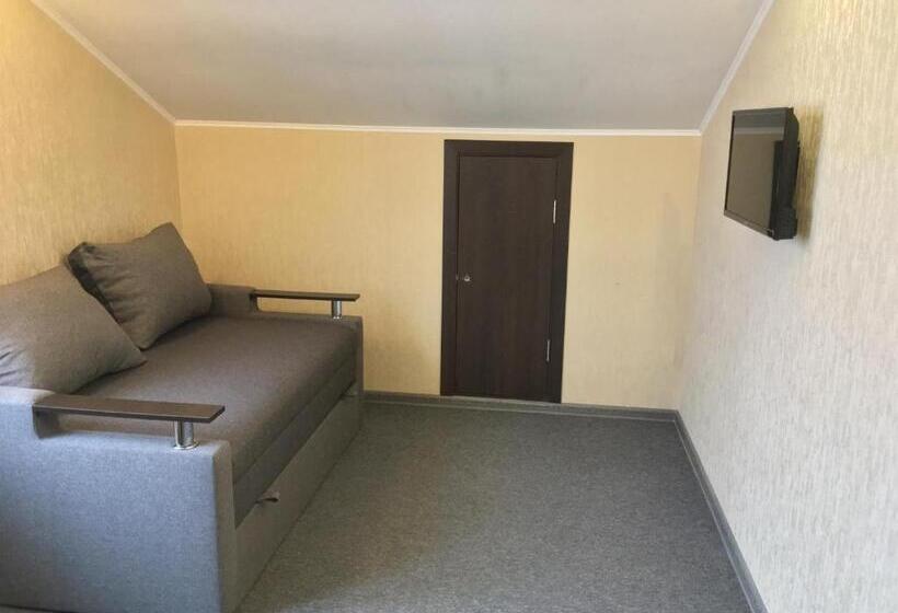 اتاق خانوادگی, Guest House Sotni
