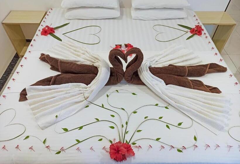 اتاق لوکس, Sky Inn Thoddoo