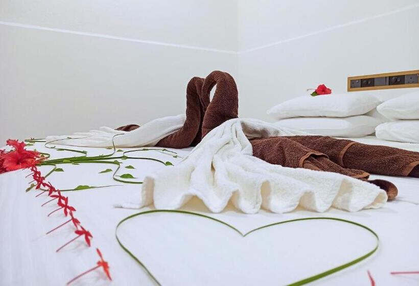 اتاق لوکس, Sky Inn Thoddoo