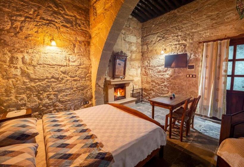 اتاق کلاسیک چهارنفره, Revaklı Ev Guest House
