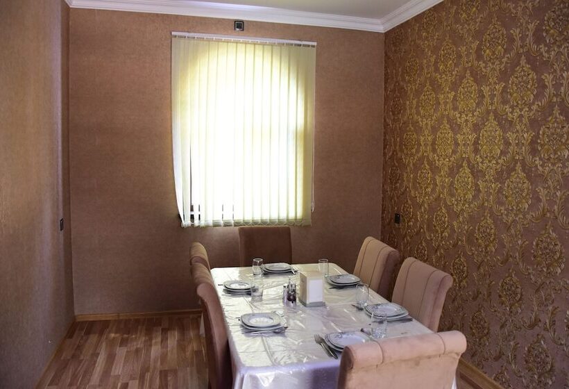 اتاق خانوادگی, Si̇msek Hotel&restourant