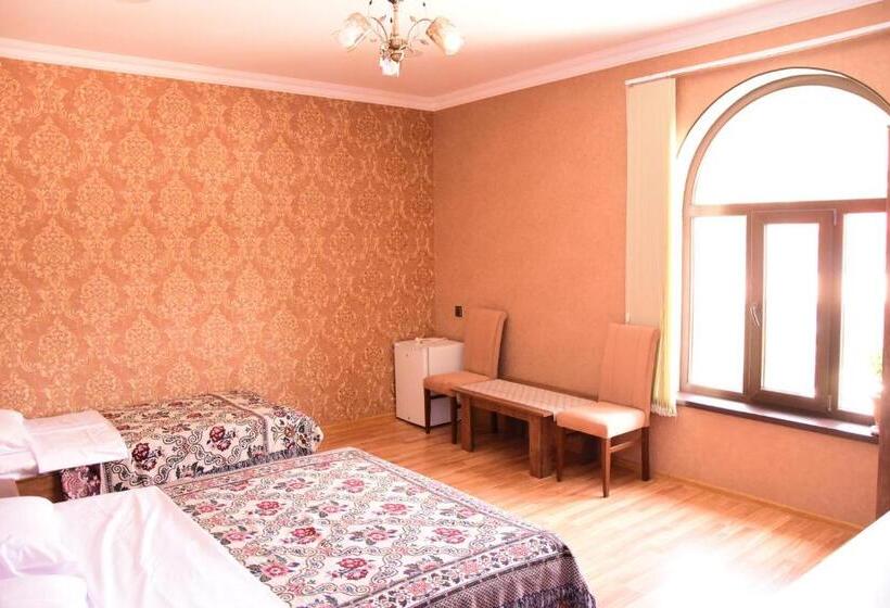 اتاق خانوادگی, Si̇msek Hotel&restourant