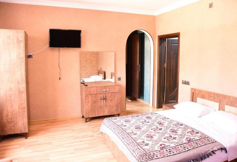 اتاق خانوادگی, Si̇msek Hotel&restourant