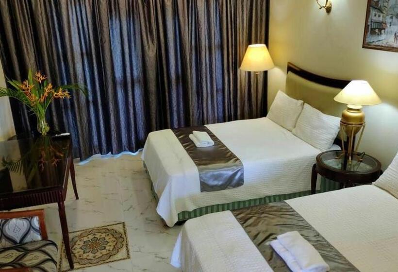 디럭스 룸, The Manor Beach Resort Besut