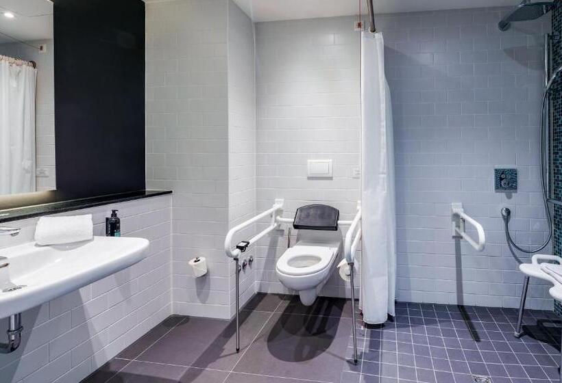 اتاق استاندارد برای معلولان, Premier Inn München Airport Süd
