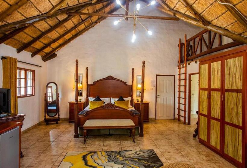 سوئیت با بالکن, The Villa Manor & Spa