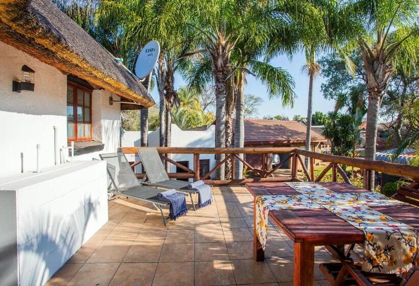 سوئیت با بالکن, The Villa Manor & Spa