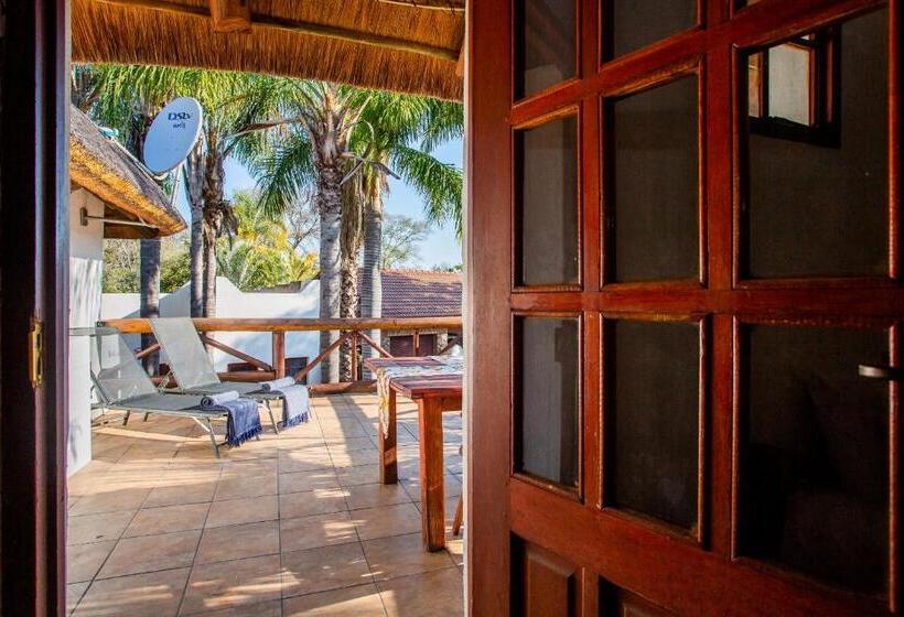سوئیت با بالکن, The Villa Manor & Spa