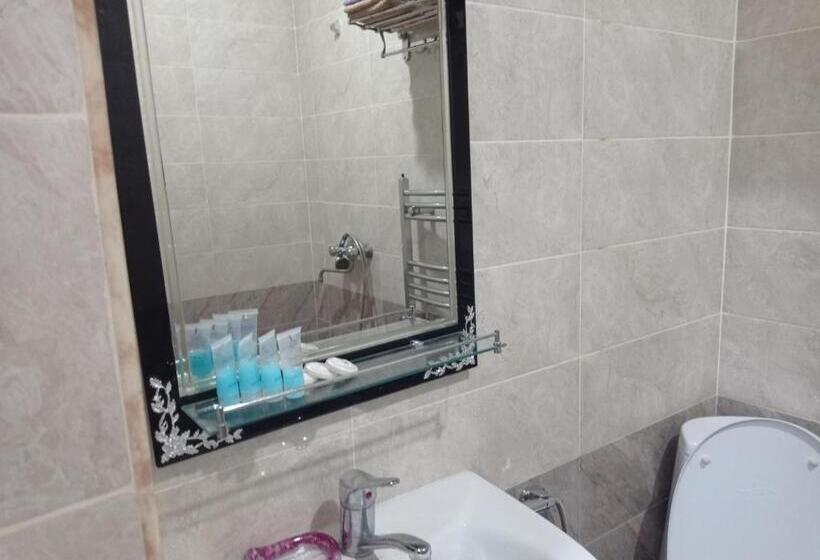 اتاق خانوادگی, Bizim Ev Hostel