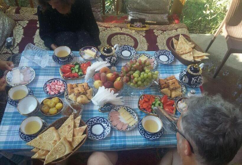 اتاق استاندارد سه نفره, Guest House Khiva Boyjon Ota