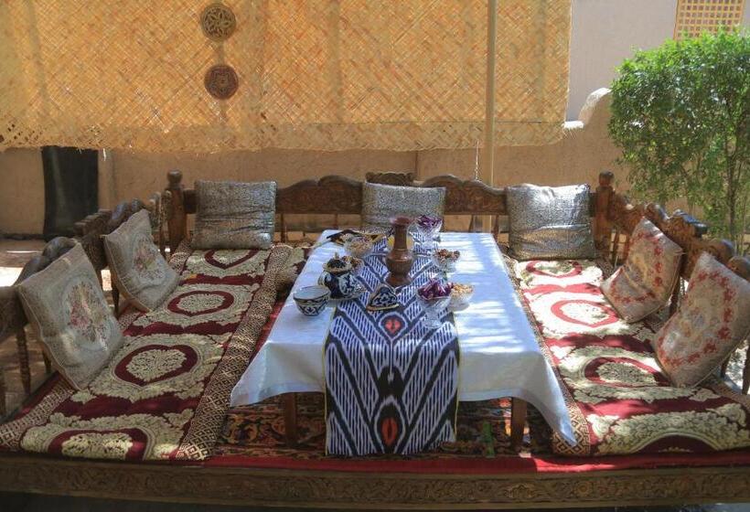 اتاق استاندارد سه نفره, Guest House Khiva Boyjon Ota