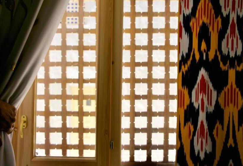 اتاق استاندارد سه نفره, Guest House Khiva Boyjon Ota
