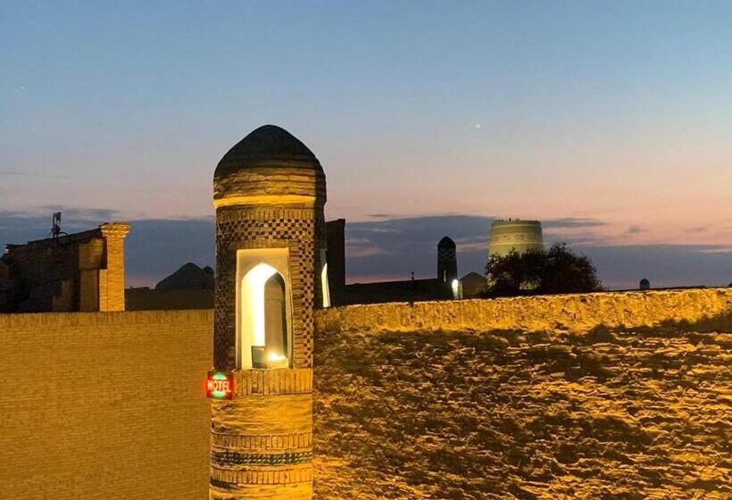 اتاق لوکس با چشم‌انداز باغ, Guest House Khiva Boyjon Ota