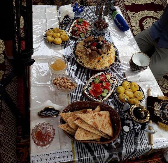 اتاق لوکس با چشم‌انداز باغ, Guest House Khiva Boyjon Ota