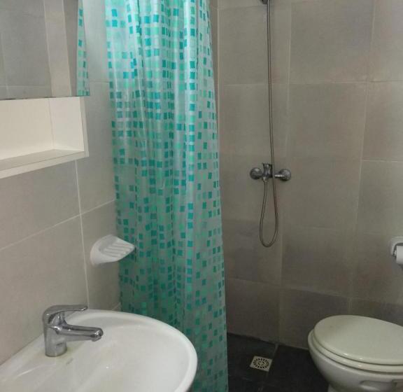 اتاق کلاسیک چهارنفره, Ezeiza Home