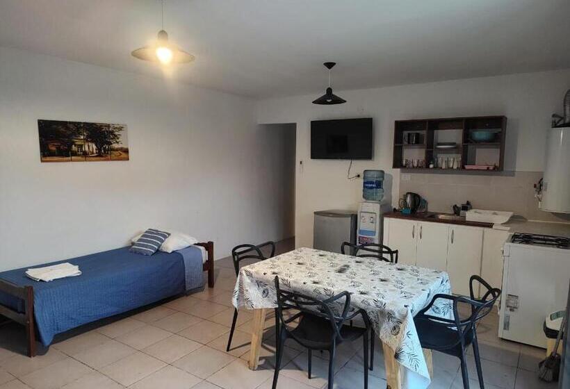 اتاق استاندارد چهار تخته, Ezeiza Home