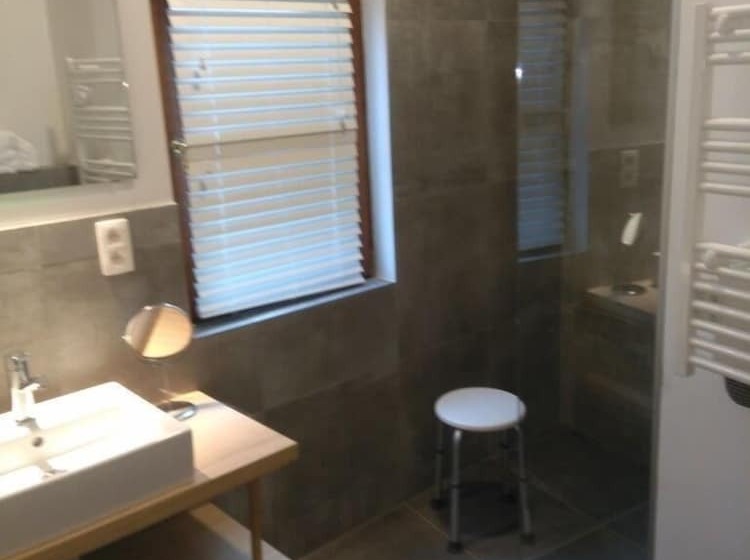 سوییت لوکس, Charming Suites Jan Zonder Vrees