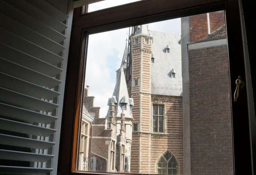 سوییت لوکس, Charming Suites Jan Zonder Vrees