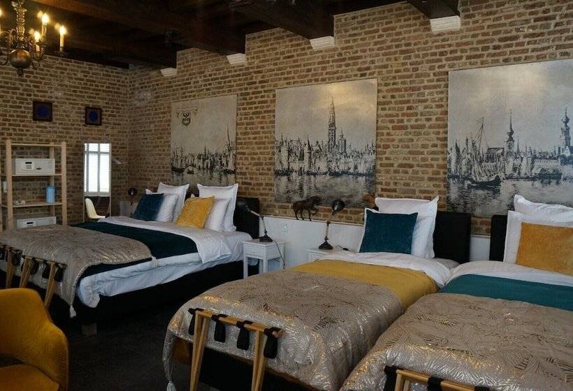 سوییت لوکس, Charming Suites Jan Zonder Vrees