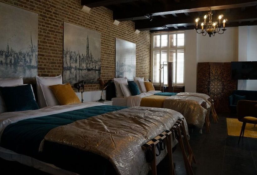 سوییت لوکس, Charming Suites Jan Zonder Vrees