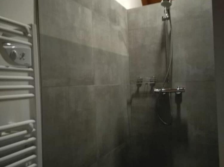 سوییت لوکس, Charming Suites Jan Zonder Vrees