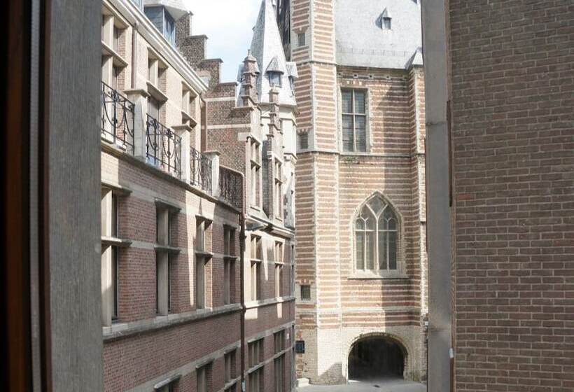 سوییت لوکس, Charming Suites Jan Zonder Vrees