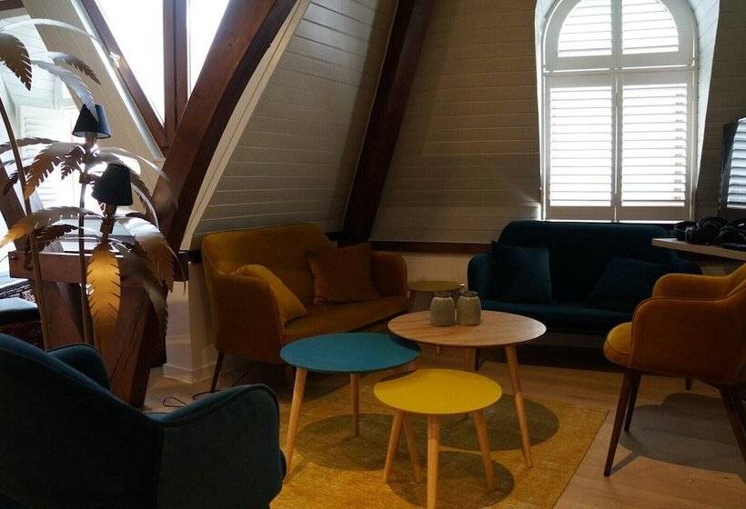 سوییت لوکس, Charming Suites Jan Zonder Vrees