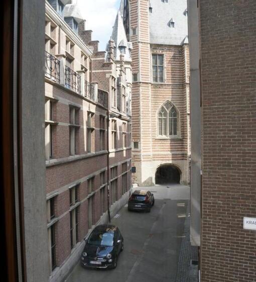 سوییت خانوادگی, Charming Suites Jan Zonder Vrees