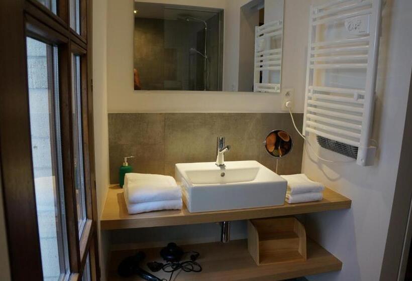 سوییت لوکس, Charming Suites Jan Zonder Vrees