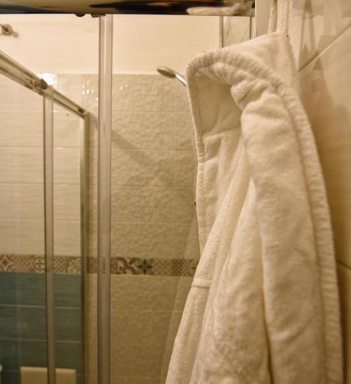 اتاق استاندارد چهار تخته, B&b Grazia