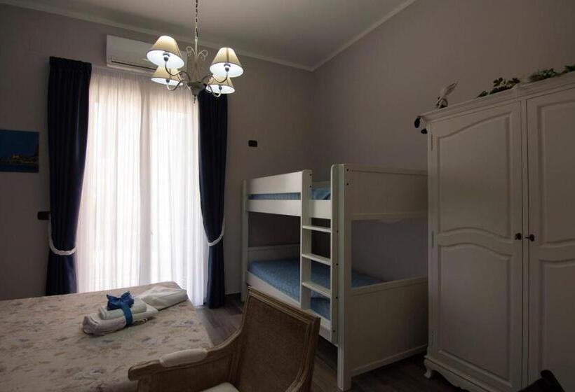 اتاق استاندارد چهار تخته, B&b Grazia