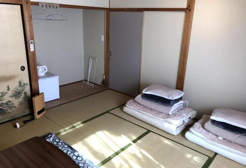 اتاق استاندارد, Tsushima White House