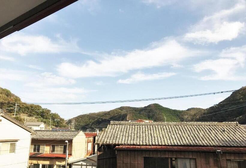 اتاق استاندارد یک نفره, Tsushima White House