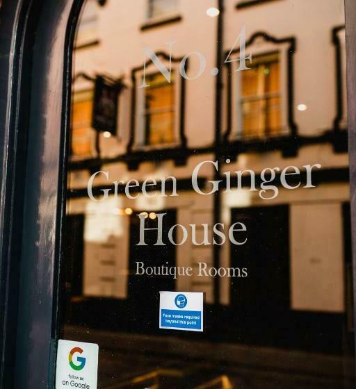 اتاق سوپریور, Green Ginger House