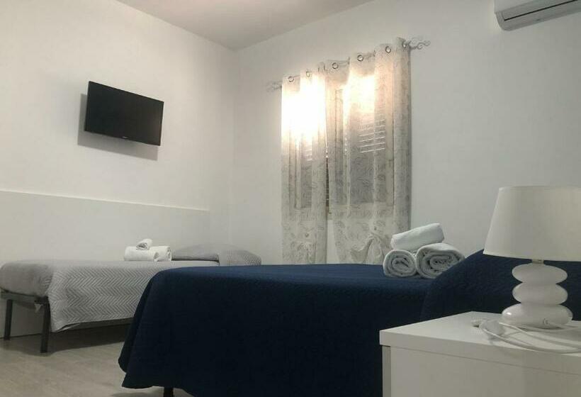 اتاق لوکس سه تخته, La Ruota B&b