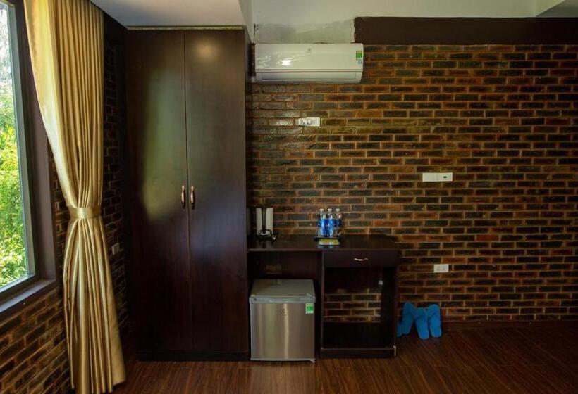 اتاق لوکس سه تخته, Mandarin Homestay Hue