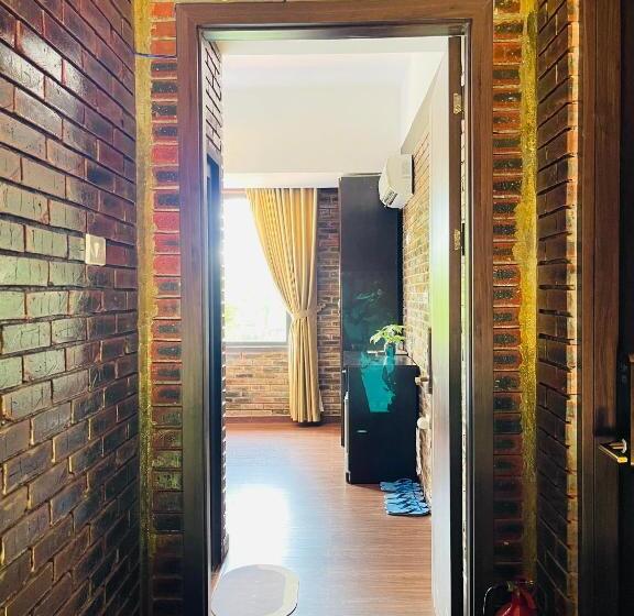 اتاق لوکس سه تخته, Mandarin Homestay Hue