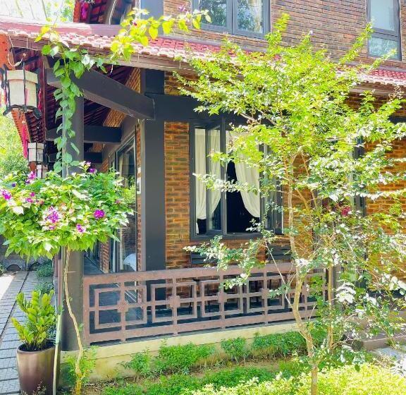 اتاق استاندارد با چشم‌انداز باغ, Mandarin Homestay Hue