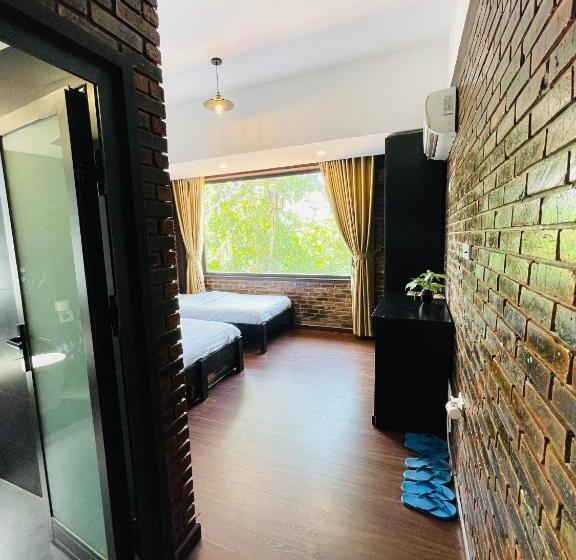 اتاق لوکس سه تخته, Mandarin Homestay Hue