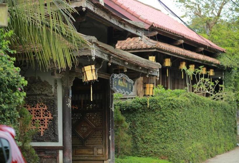 اتاق لوکس سه تخته, Mandarin Homestay Hue