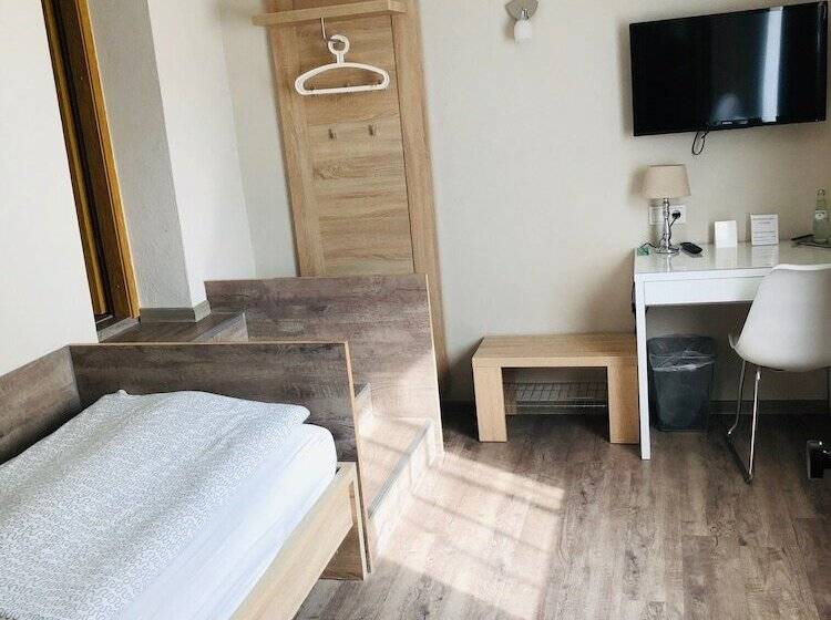 اتاق استاندارد یک نفره, Altstadt Wöllbacher Tor