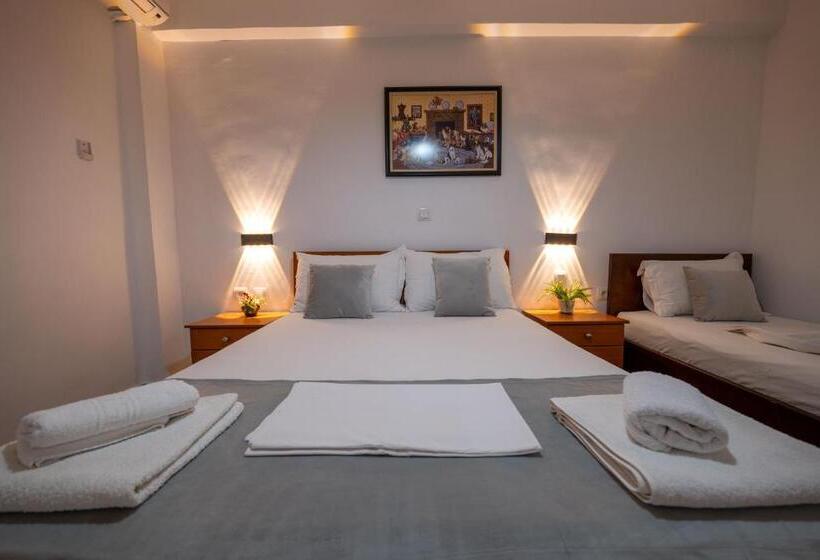 اتاق استاندارد سه نفره, Apart Hotel Alex