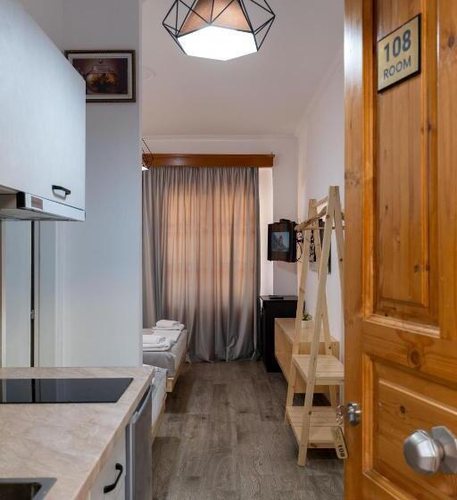 اتاق کلاسیک سه تخته, Apart Hotel Alex