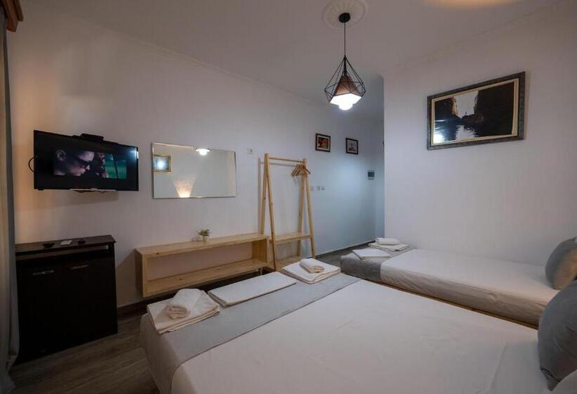 اتاق کلاسیک سه تخته, Apart Hotel Alex