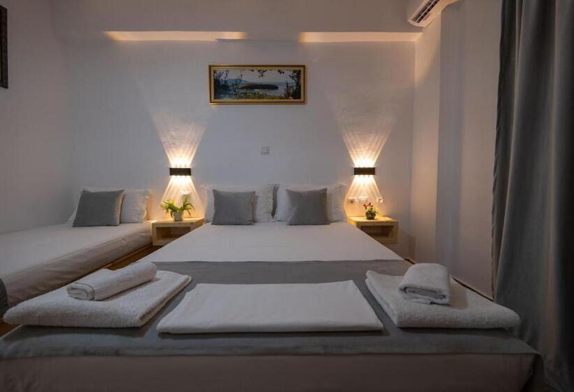 اتاق کلاسیک سه تخته, Apart Hotel Alex
