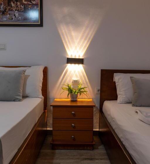 اتاق استاندارد سه نفره, Apart Hotel Alex