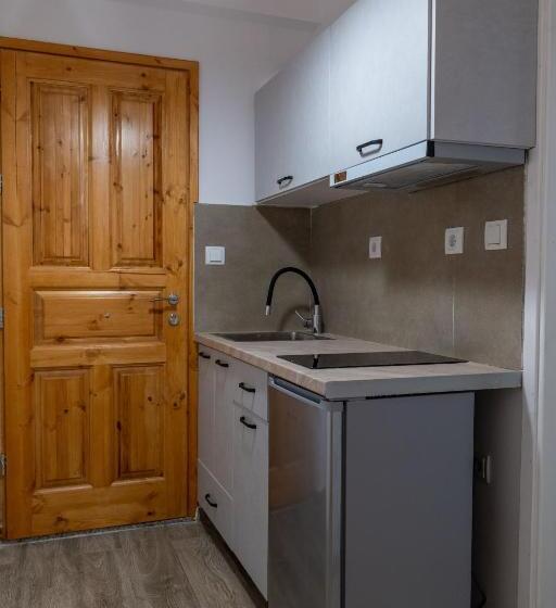 اتاق کلاسیک سه تخته, Apart Hotel Alex