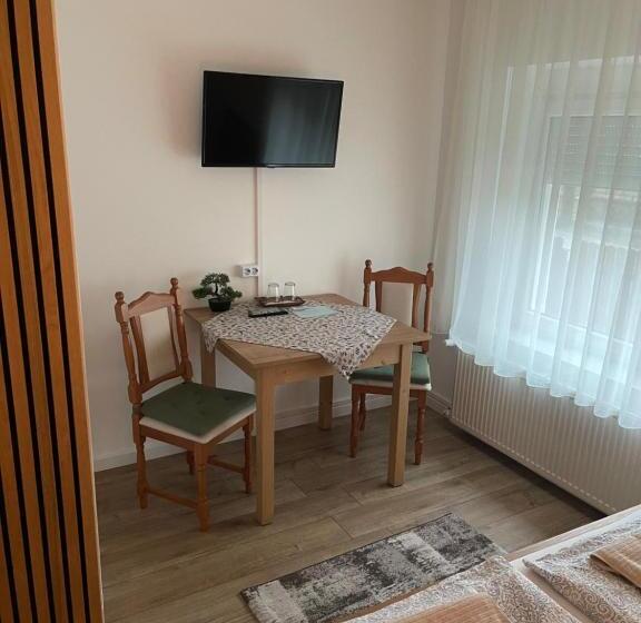 اتاق استاندارد, Airport Jazmin Guesthouse