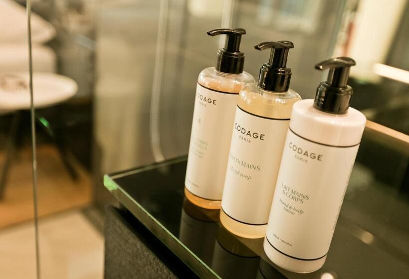 اتاق لوکس با چشم‌انداز دریاچه, Scalaria Sunset Wing