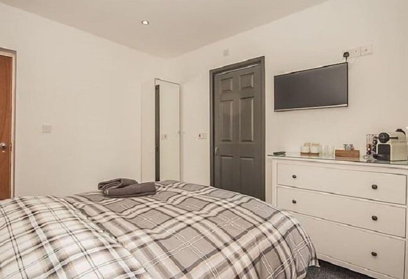 اتاق استاندارد, Featherbed Cottage